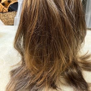 long reddish brown wig, excellent condition, synthetic,